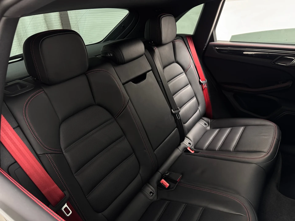 2025 Porsche Macan GTS - Image 7 of 31
