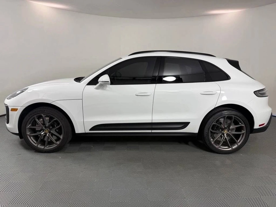 2025 Porsche Macan GTS - Image 2 of 4