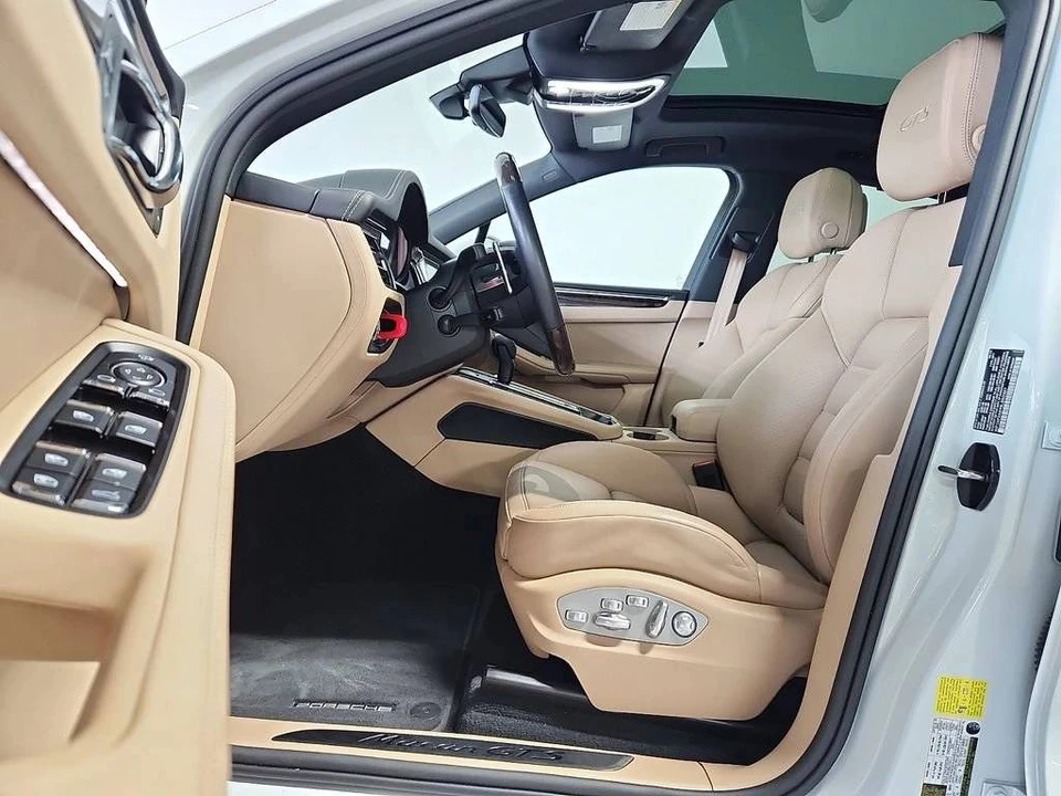 2025 Porsche Macan GTS - Image 5 of 5