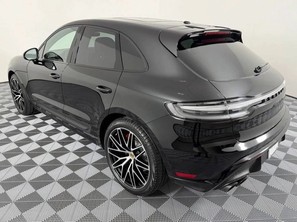 2025 Porsche Macan GTS - Image 3 of 4