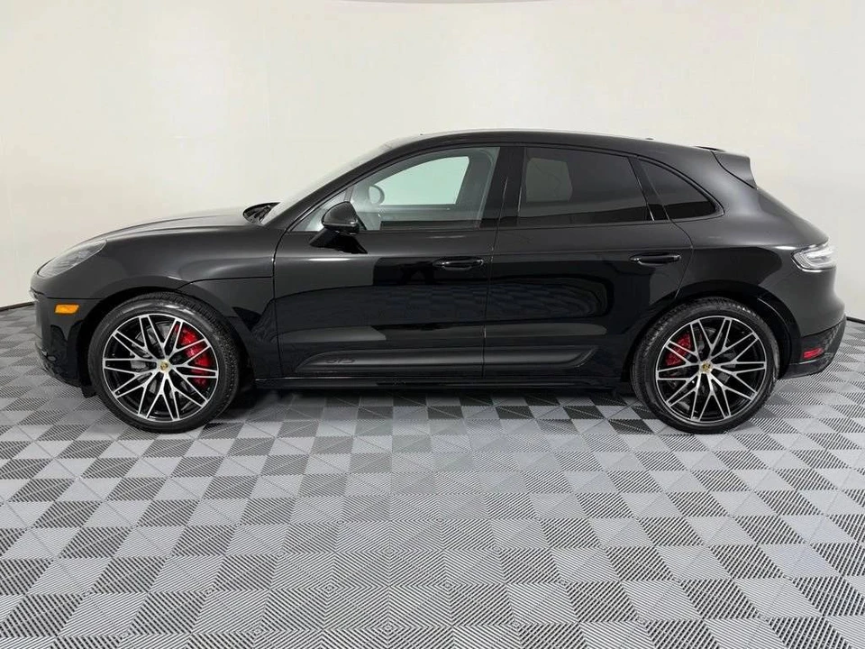 2025 Porsche Macan GTS - Image 2 of 4