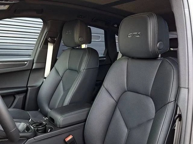 2025 Porsche Macan GTS - Image 5 of 5