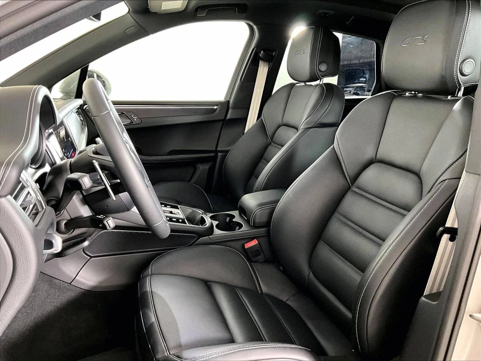 2025 Porsche Macan GTS - Image 5 of 5