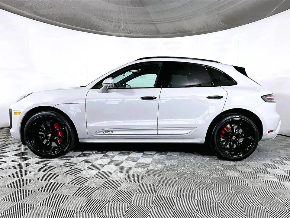 2025 Porsche Macan GTS - Image 2 of 5