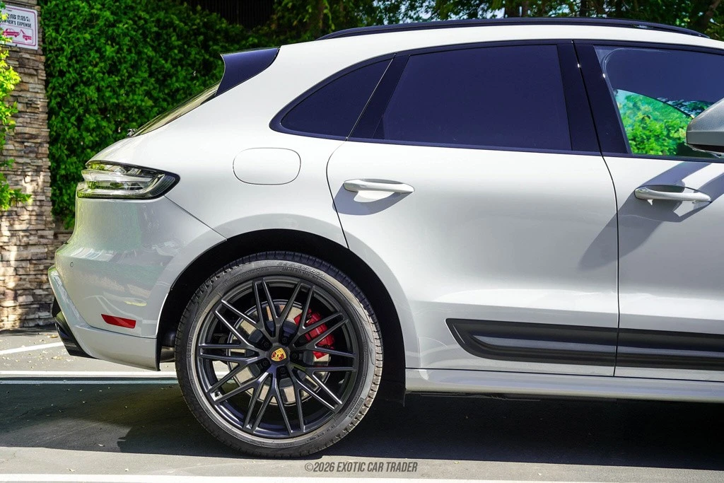 2025 Porsche Macan GTS - Image 10 of 12