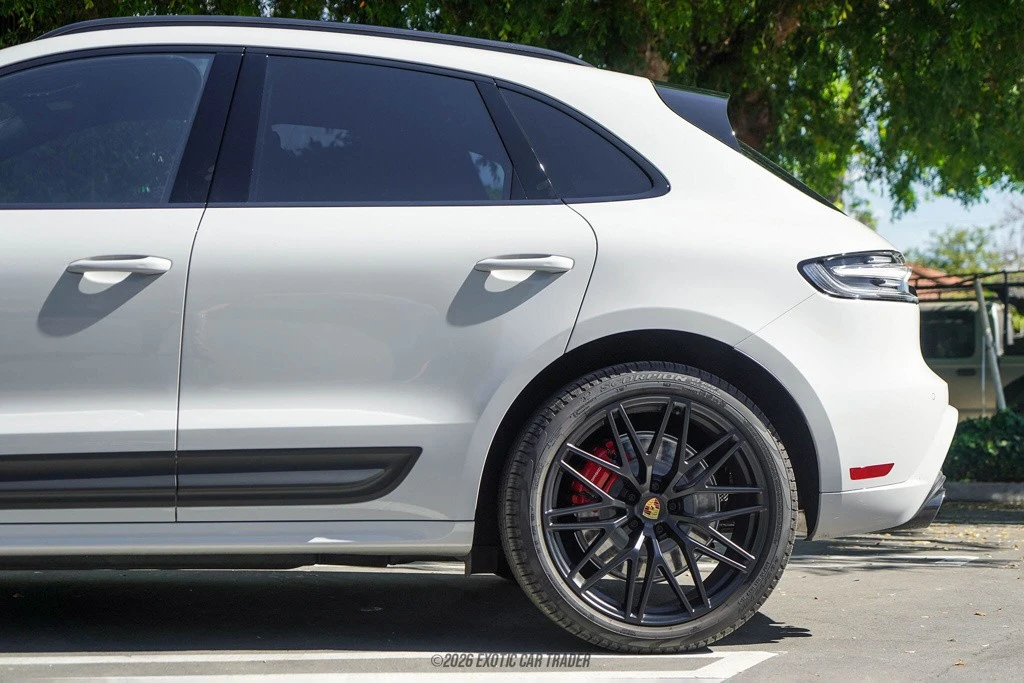 2025 Porsche Macan GTS - Image 5 of 12