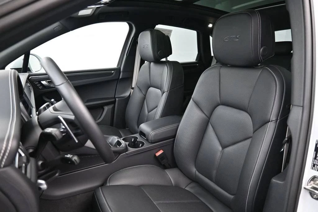 2025 Porsche Macan GTS - Image 5 of 5