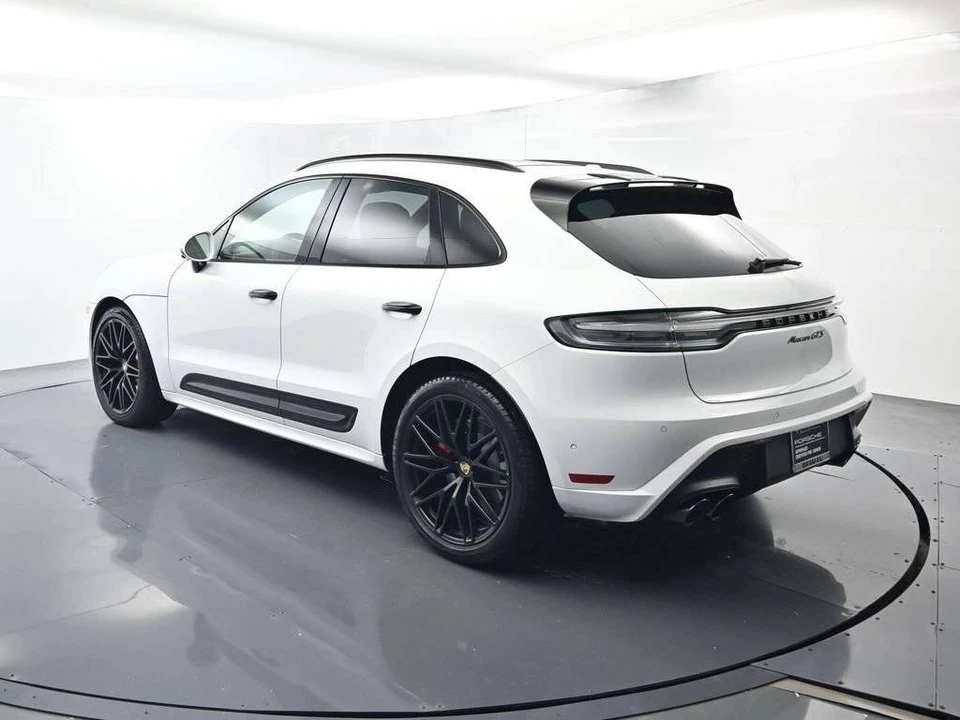2025 Porsche Macan GTS - Image 3 of 5