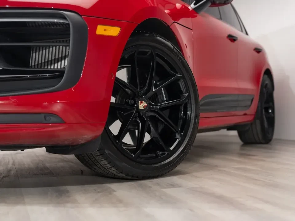 2025 Porsche Macan GTS - Image 10 of 20