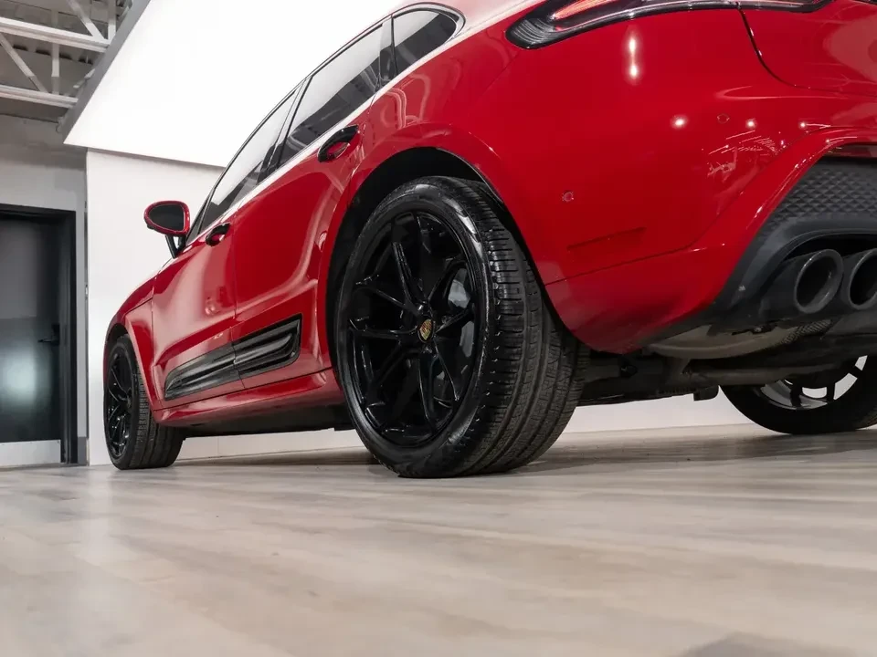 2025 Porsche Macan GTS - Image 13 of 20