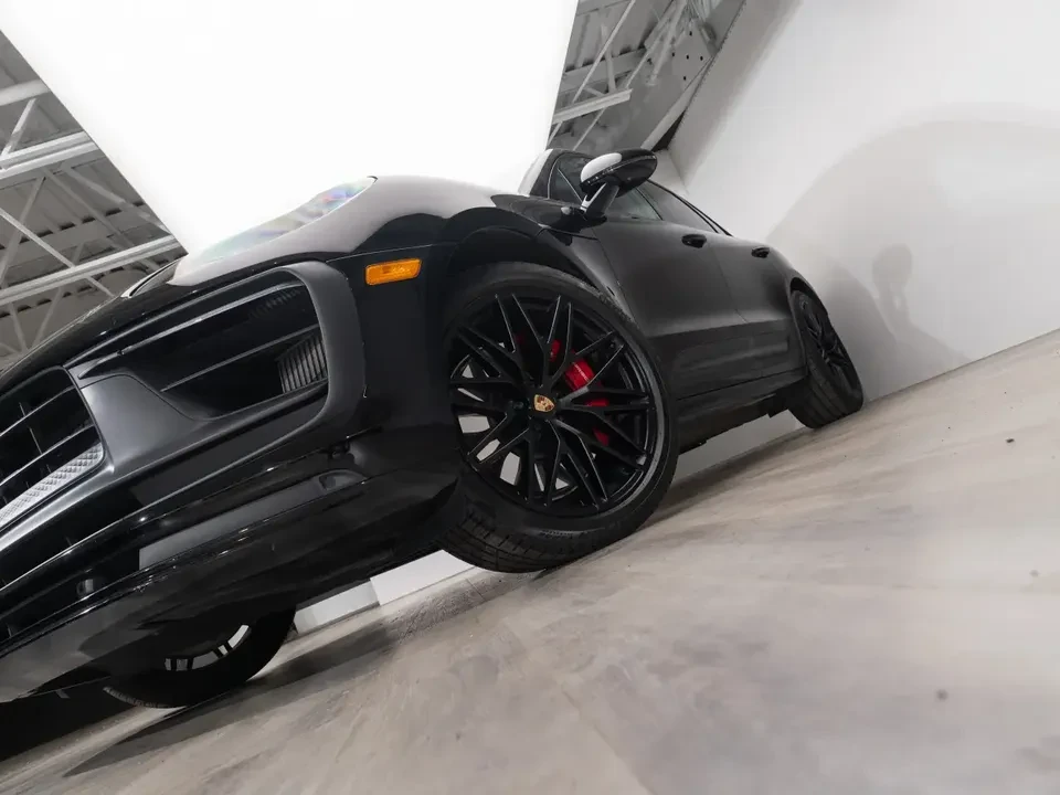 2025 Porsche Macan GTS - Image 8 of 20