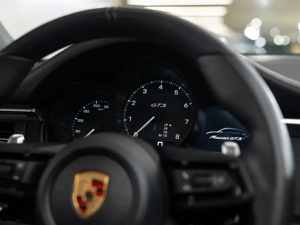 2025 Porsche Macan GTS - Image 17 of 20