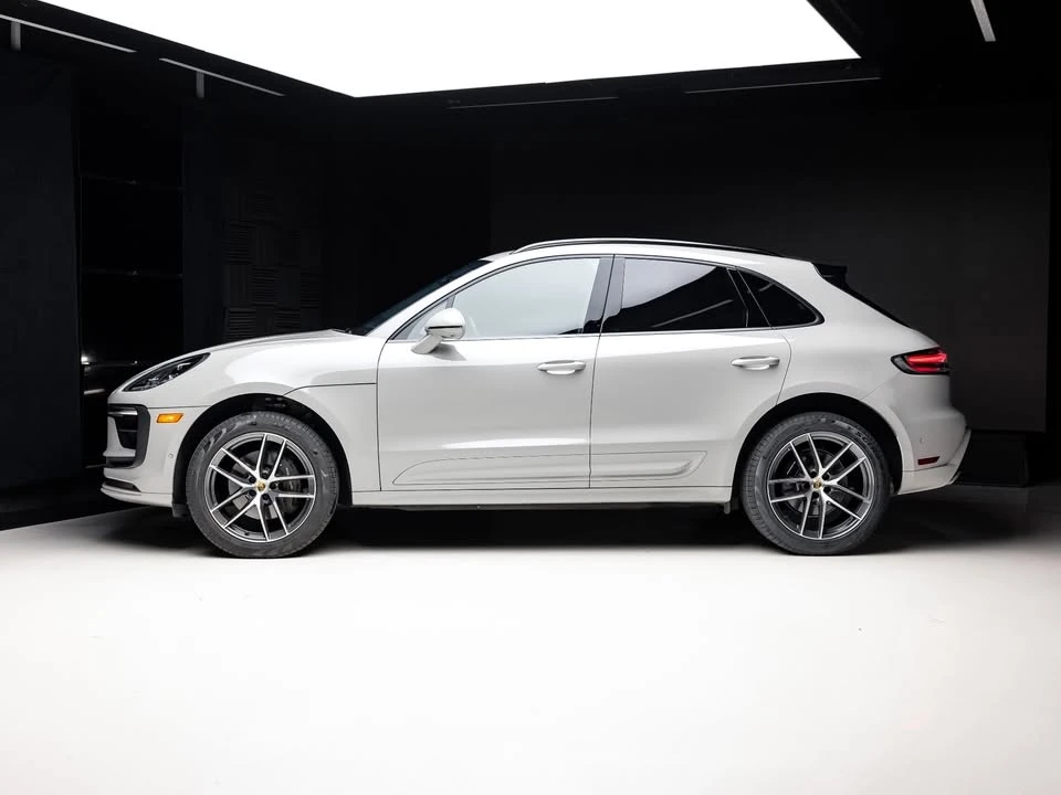 2025 Porsche Macan - Image 8 of 20