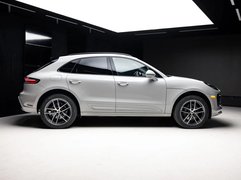 2025 Porsche Macan - Image 4 of 20