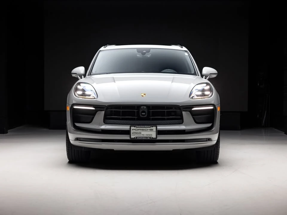 2025 Porsche Macan - Image 2 of 20
