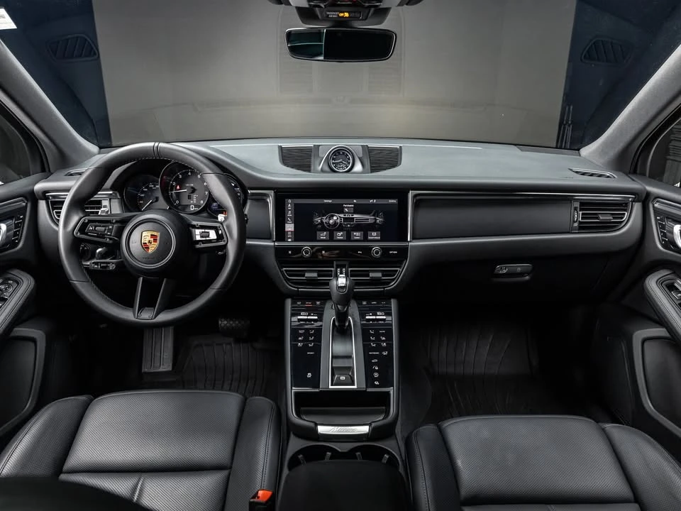 2025 Porsche Macan - Image 20 of 20