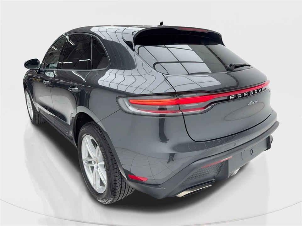 2025 Porsche Macan - Image 10 of 12