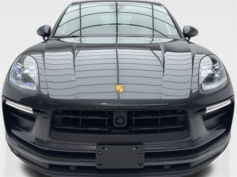 2025 Porsche Macan - Image 4 of 12
