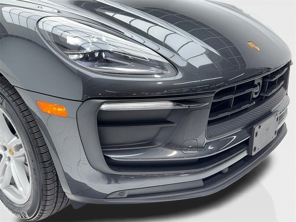 2025 Porsche Macan - Image 3 of 12