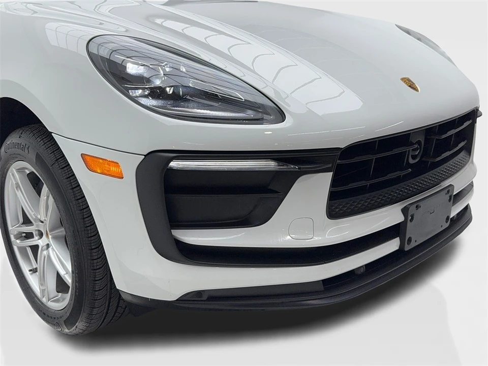 2025 Porsche Macan - Image 3 of 12