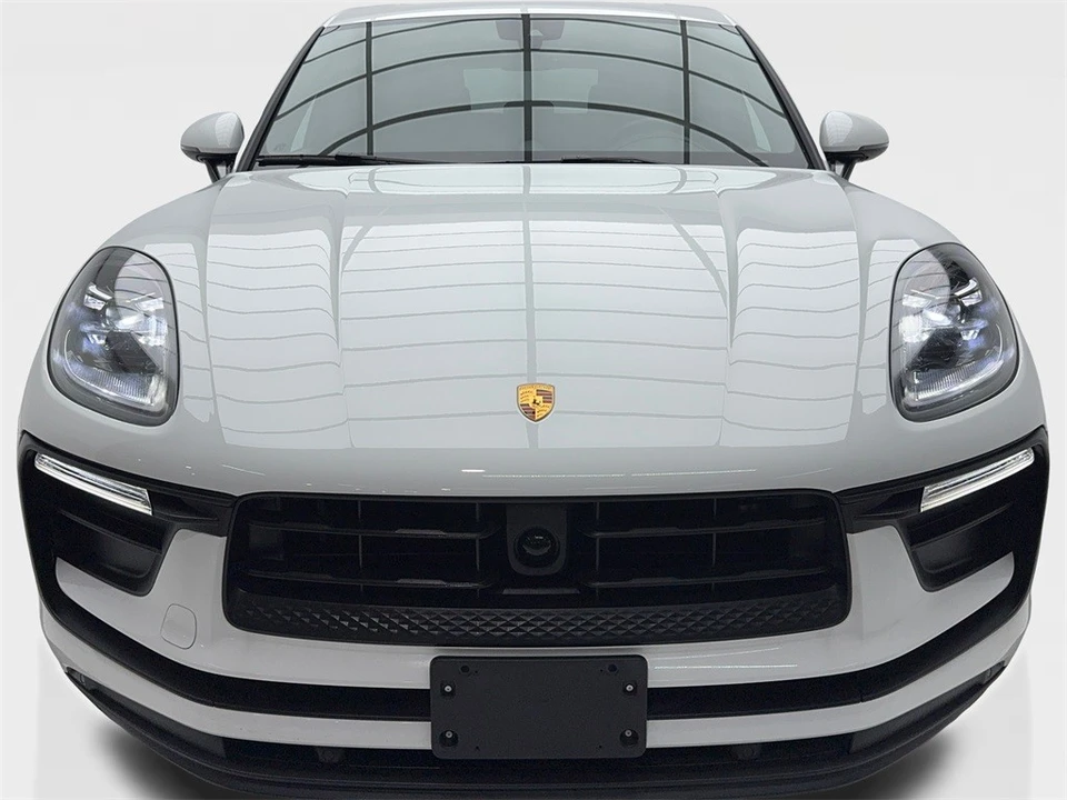 2025 Porsche Macan - Image 4 of 12