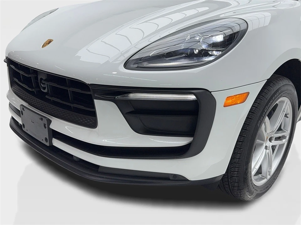 2025 Porsche Macan - Image 5 of 12