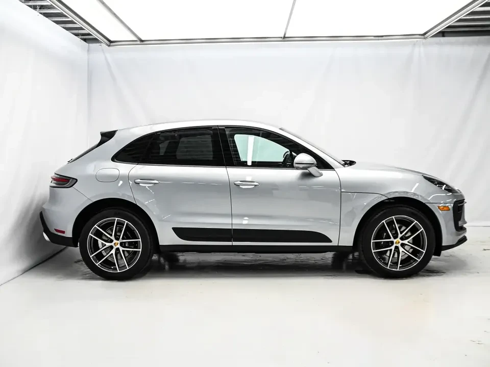 2025 Porsche Macan Electric - Image 4 of 20