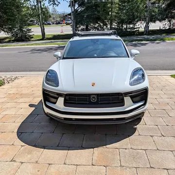 2025 Porsche Macan