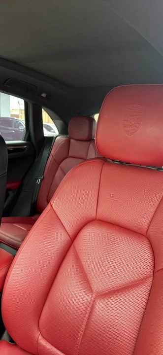 2025 Porsche Macan - Image 4 of 7