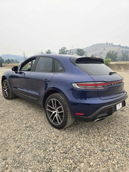 2025 Porsche Macan Electric - Image 5 of 12