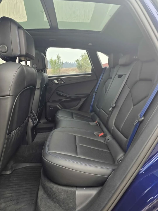2025 Porsche Macan Electric - Image 7 of 12