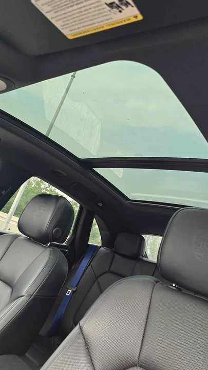 2025 Porsche Macan Electric - Image 11 of 12