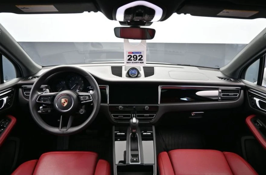 2025 Porsche Macan Electric - Image 10 of 12