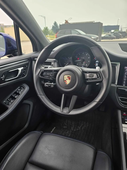 2025 Porsche Macan Electric - Image 9 of 12