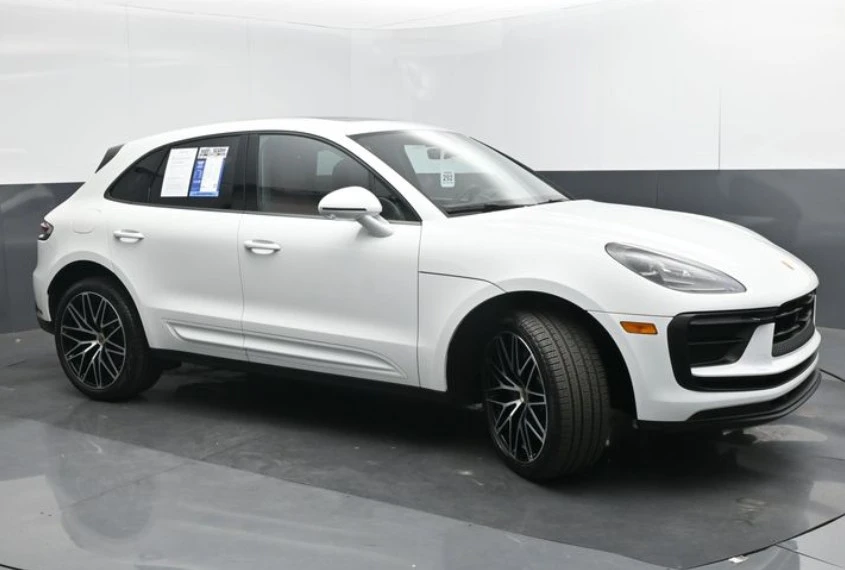 2025 Porsche Macan Electric - Image 6 of 12