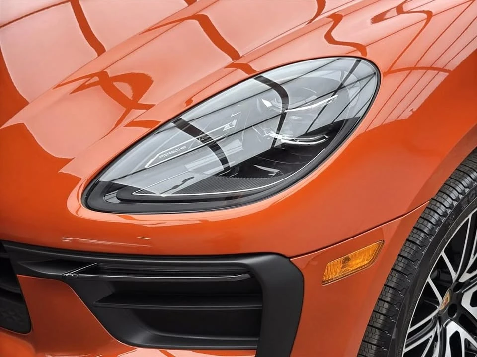 2025 Porsche Macan Electric - Image 9 of 10