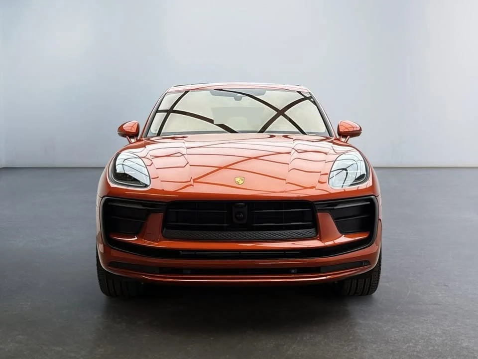 2025 Porsche Macan Electric - Image 5 of 10