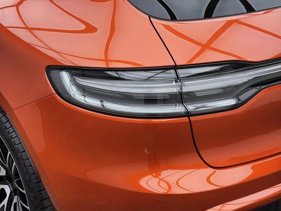 2025 Porsche Macan Electric - Image 8 of 10