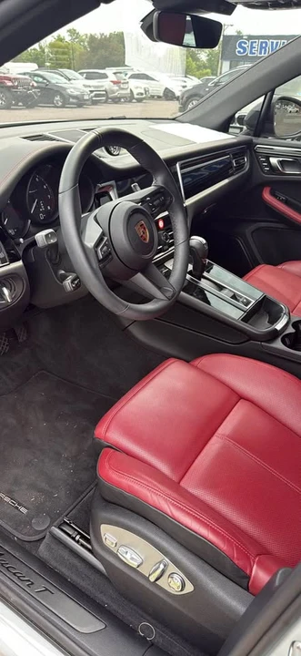 2025 Porsche Macan - Image 3 of 7