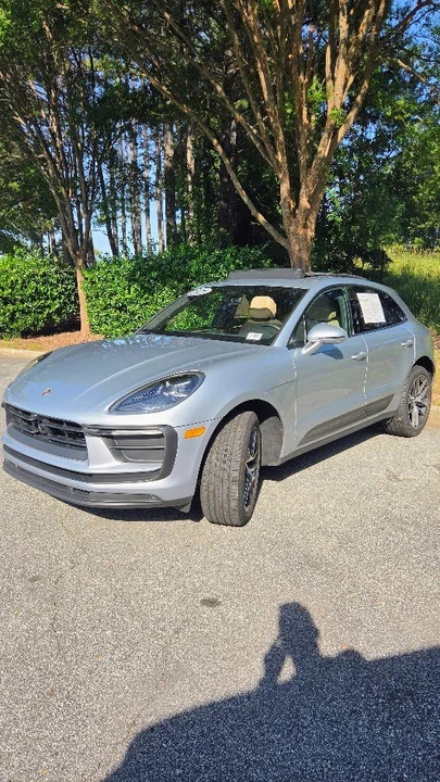 2025 Porsche Macan Electric - Image 4 of 16
