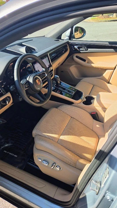 2025 Porsche Macan Electric - Image 7 of 16