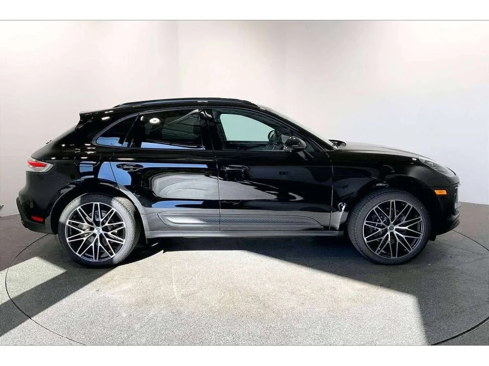 2025 Porsche Macan - Image 4 of 20