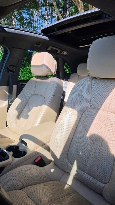 2025 Porsche Macan Electric - Image 8 of 16