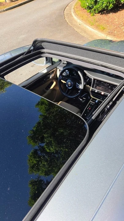 2025 Porsche Macan Electric - Image 6 of 16