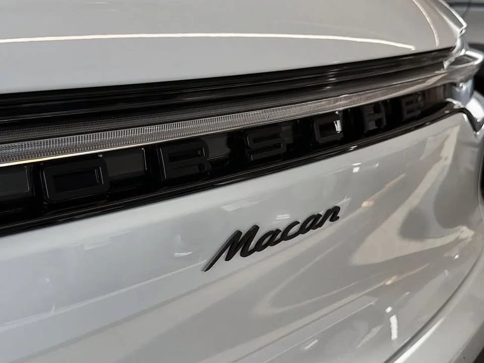 2025 Porsche Macan - Image 3 of 3
