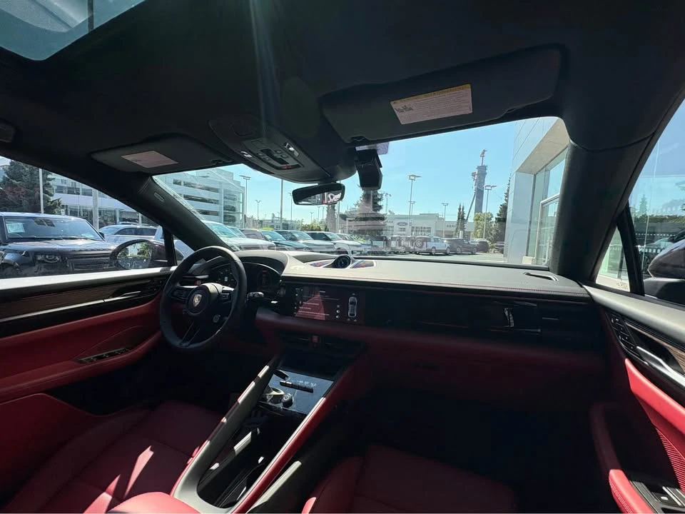 2025 Porsche Macan Electric - Image 11 of 16