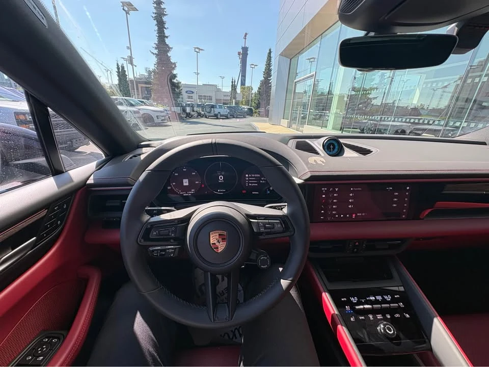 2025 Porsche Macan Electric - Image 15 of 16