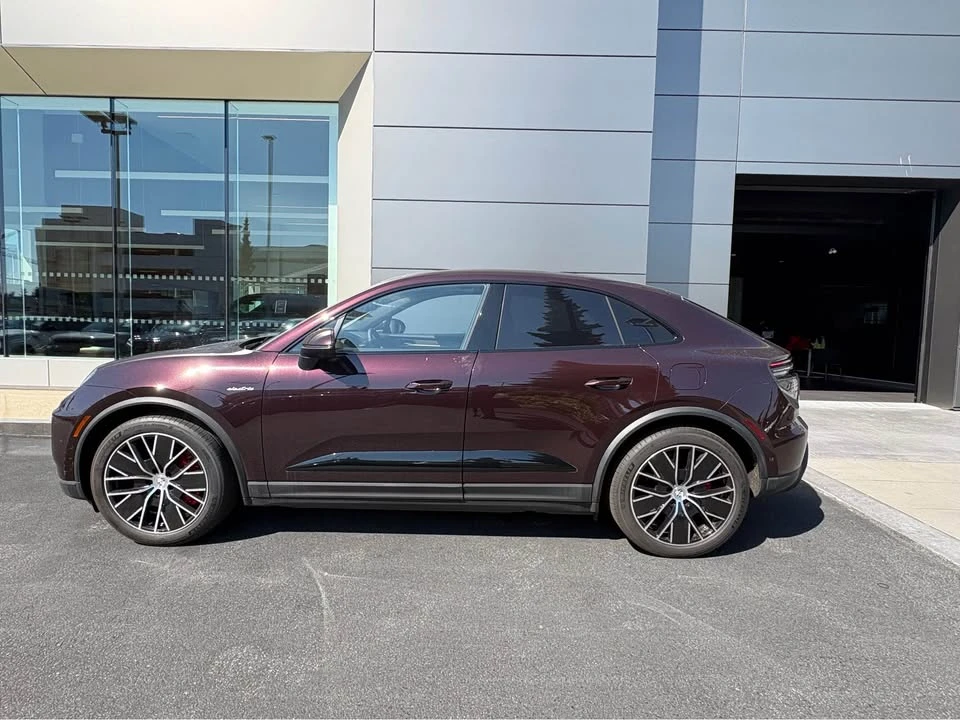 2025 Porsche Macan Electric - Image 7 of 16