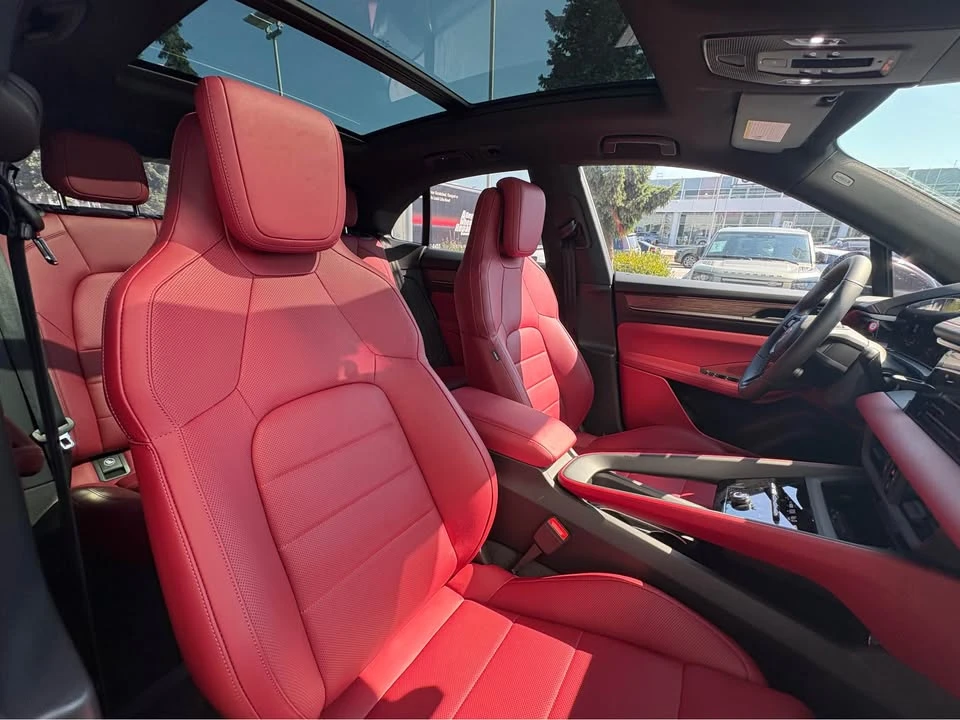 2025 Porsche Macan Electric - Image 13 of 16