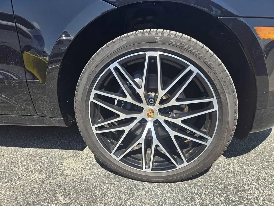2025 Porsche Macan - Image 3 of 6